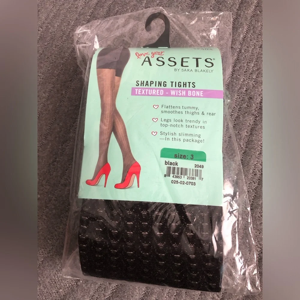 NWT spanx Love Your Assets Black Shaping Tights textured wish bone size 3‎